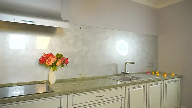 Snapshot of MaryroseRoeder chatting on January 17, 2026, 3:54 am MaryroseRoeder online show from January 17, 2026, 3:54 am