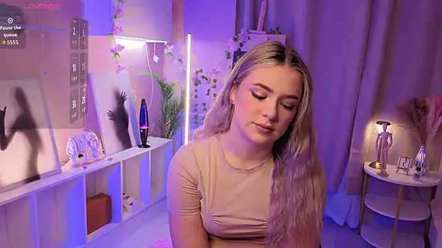 AliaBuerstatte online show from October 21, 2025, 7:57 pm