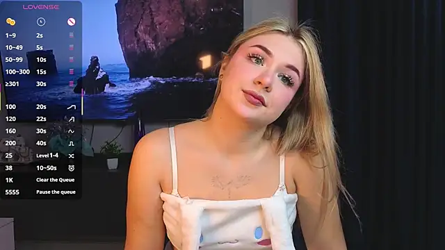 AliaBuerstatte online show from October 6, 2025, 7:25 pm