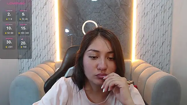 Snapshot of Ivony18_b chatting on November 30, 2025, 8:15 am Ivony18 b online show from November 30, 2025, 8:15 am