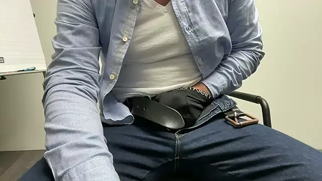 Snapshot of harrys74 chatting on October 30, 2025, 10:13 am harrys74 online show from October 30, 2025, 10:13 am