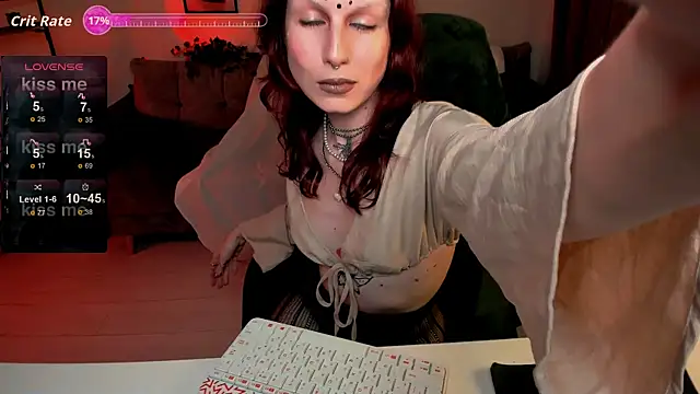 effie mirelll online show from November 4, 2025, 3:38 pm