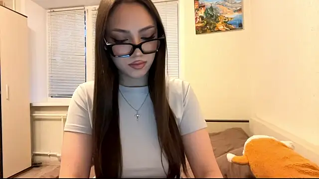 Snapshot of Leaf_Unto chatting on October 27, 2025, 1:12 pm Leaf Unto online show from October 27, 2025, 1:12 pm