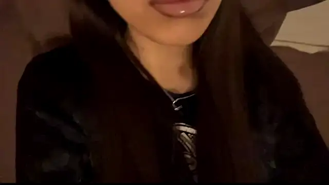 Snapshot of Leaf_Unto chatting on November 28, 2025, 2:06 pm Leaf Unto online show from November 28, 2025, 2:06 pm