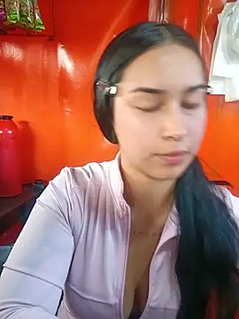 Snapshot of Sol_Sunny chatting on June 19, 2026, 9:53 pm Sol Sunny online show from June 19, 2026, 9:53 pm