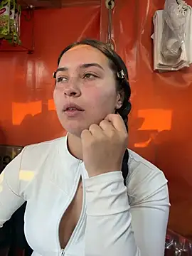 Snapshot of Sol_Sunny chatting on July 1, 2026, 10:43 pm Sol Sunny online show from July 1, 2026, 10:43 pm