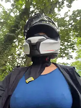 AlannaEvons online show from April 14, 2026, 8:14 pm