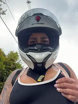 AlannaEvons online show from March 17, 2026, 7:17 pm