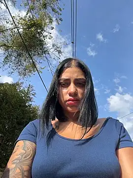 AlannaEvons online show from June 25, 2026, 9:09 pm