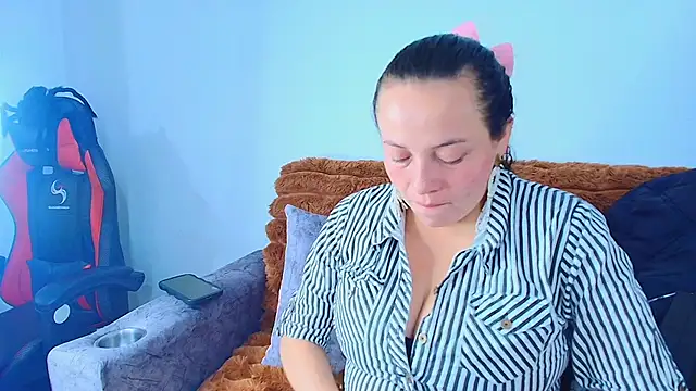 Snapshot of _honey12 chatting on November 3, 2025, 12:42 pm honey12 online show from November 3, 2025, 12:42 pm