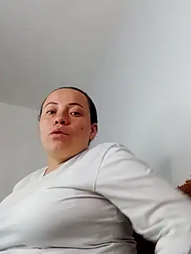 Snapshot of _honey12 chatting on October 29, 2025, 1:43 pm honey12 online show from October 29, 2025, 1:43 pm