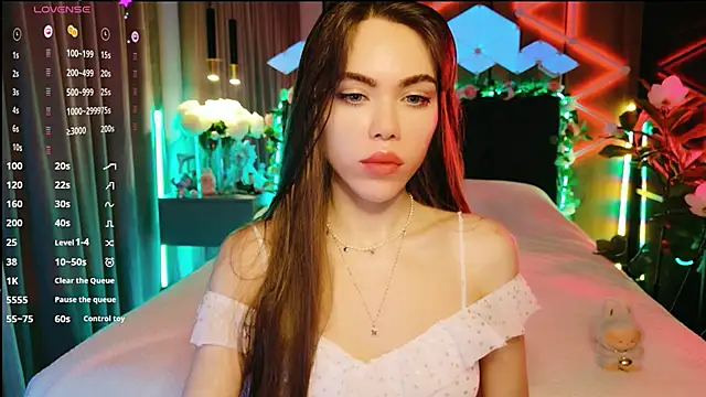 MimiFors online show from September 24, 2025, 4:02 pm