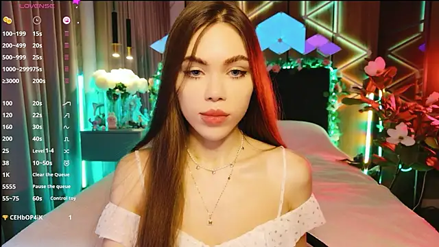 MimiFors online show from October 4, 2025, 3:57 pm