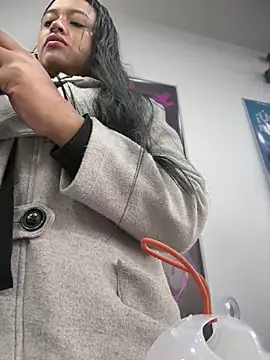 Snapshot of -Mia1 chatting on January 6, 2026, 12:42 pm -Mia1 online show from January 6, 2026, 12:42 pm