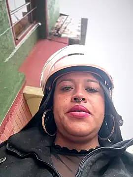 Snapshot of -Mia1 chatting on January 12, 2026, 12:01 pm -Mia1 online show from January 12, 2026, 12:01 pm