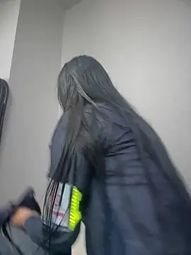 Snapshot of -Mia1 chatting on February 21, 2026, 12:07 pm -Mia1 online show from February 21, 2026, 12:07 pm