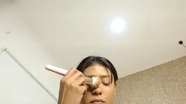 babilett online show from October 31, 2025, 11:51 am