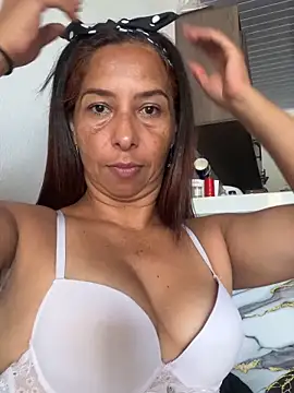 Snapshot of maleja23 chatting on November 4, 2025, 2:32 pm maleja23 online show from November 4, 2025, 2:32 pm