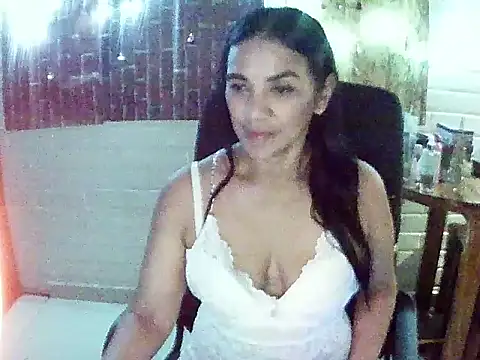 MiiaVelasquez online show from November 28, 2025, 4:12 am