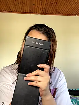 CoraVibes online show from September 14, 2025, 9:04 pm