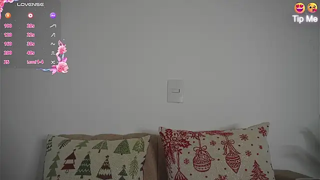 Roxybeautyy online show from January 13, 2026, 9:46 am