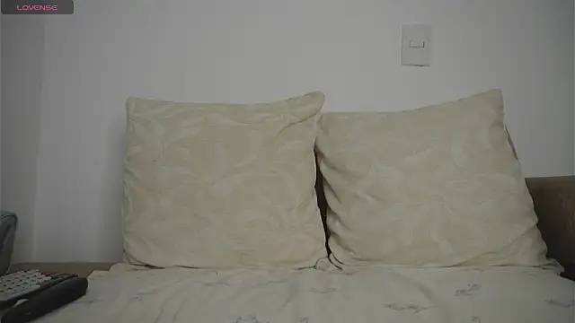 Roxybeautyy online show from March 31, 2026, 9:17 pm