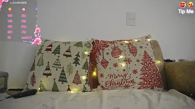 Roxybeautyy online show from February 1, 2026, 9:29 am