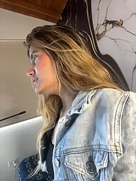 Snapshot of MelissaAlCapone chatting on October 28, 2025, 9:03 pm MelissaAlCapone online show from October 28, 2025, 9:03 pm