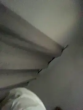 FiguralBeverage online show from December 19, 2025, 4:49 am