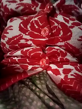 Snapshot of Radha8080 chatting on December 17, 2025, 4:45 pm Radha8080 online show from December 17, 2025, 4:45 pm