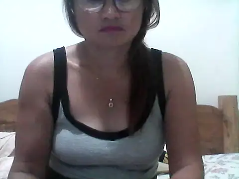 Snapshot of nathalie0045 chatting on March 27, 2026, 9:54 am nathalie0045 online show from March 27, 2026, 9:54 am