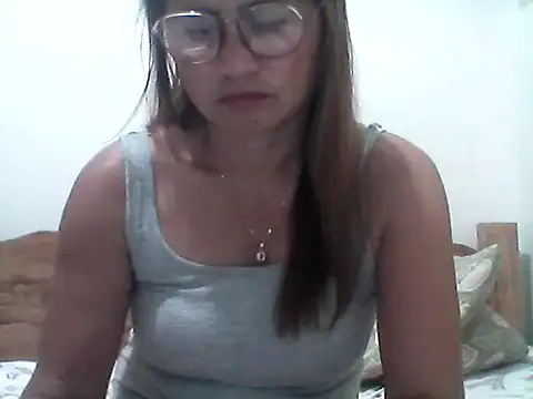 Snapshot of nathalie0045 chatting on March 18, 2026, 10:43 pm nathalie0045 online show from March 18, 2026, 10:43 pm