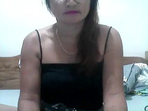 Snapshot of nathalie0045 chatting on February 20, 2026, 7:10 am nathalie0045 online show from February 20, 2026, 7:10 am