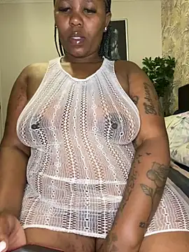 Snapshot of fatpussydallx chatting on April 9, 2026, 2:24 am fatpussydallx online show from April 9, 2026, 2:24 am