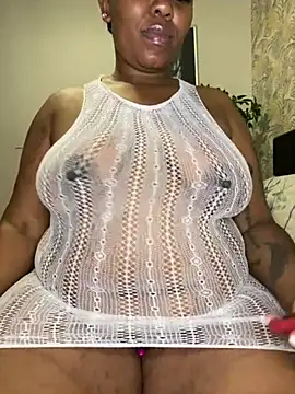 Snapshot of fatpussydallx chatting on April 1, 2026, 12:02 am fatpussydallx online show from April 1, 2026, 12:02 am