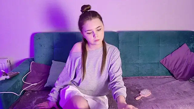 Snapshot of LeksaLove chatting on December 16, 2025, 5:17 pm LeksaLove online show from December 16, 2025, 5:17 pm