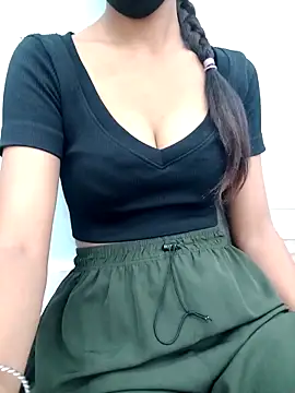 cute parii  online show from September 11, 2025, 7:41 am