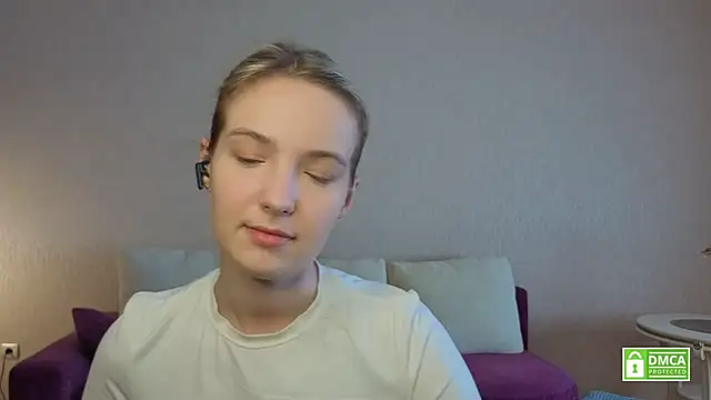 Snapshot of HongTomczak chatting on July 15, 2026, 6:20 am HongTomczak online show from July 15, 2026, 6:20 am