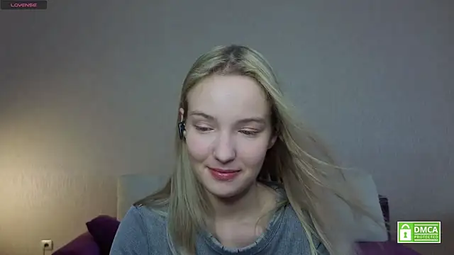 Snapshot of HongTomczak chatting on July 7, 2026, 7:45 am HongTomczak online show from July 7, 2026, 7:45 am