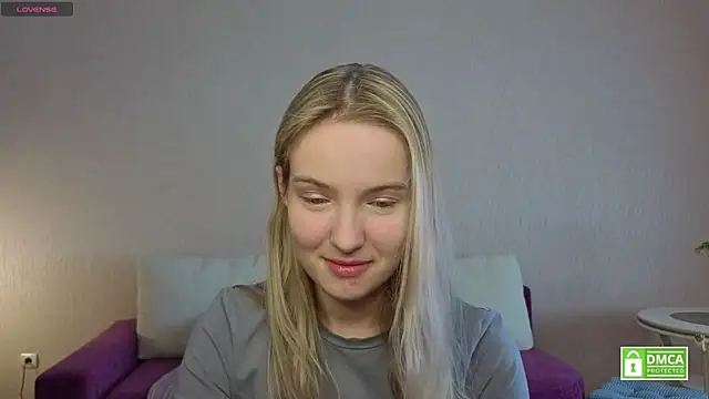 Snapshot of HongTomczak chatting on July 3, 2026, 7:37 am HongTomczak online show from July 3, 2026, 7:37 am