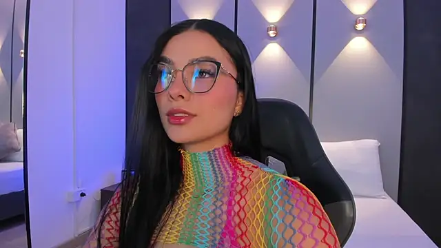 Snapshot of emily_tolson chatting on May 4, 2026, 7:39 pm emily tolson online show from May 4, 2026, 7:39 pm