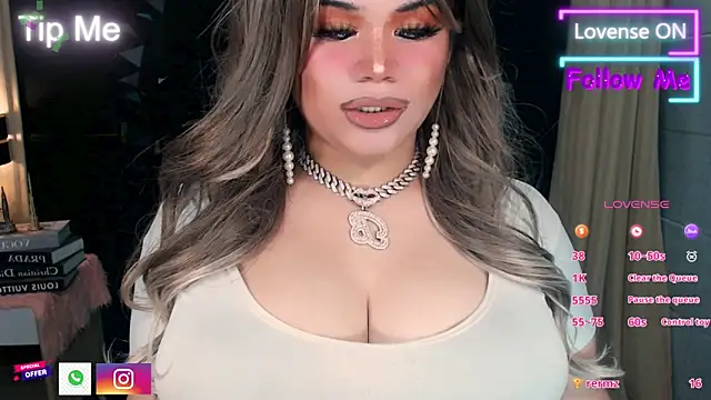 Snapshot of xHugeHarleySelfsuckerx chatting on January 17, 2026, 9:02 am xHugeHarleySelfsuckerx online show from January 17, 2026, 9:02 am