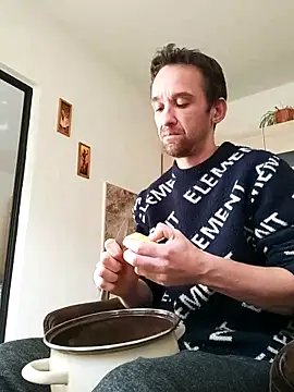 Snapshot of xxxxxcgbn chatting on October 19, 2025, 11:35 am xxxxxcgbn online show from October 19, 2025, 11:35 am