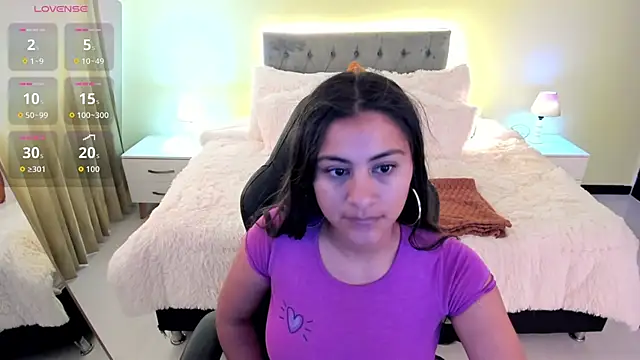 Snapshot of Camille_Olsen_ chatting on October 19, 2025, 11:46 am Camille Olsen online show from October 19, 2025, 11:46 am