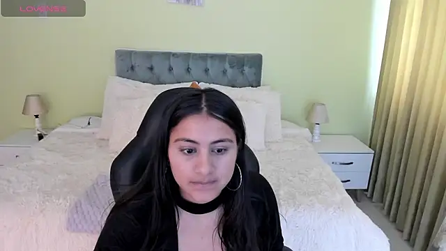 Snapshot of Camille_Olsen_ chatting on October 21, 2025, 11:42 am Camille Olsen online show from October 21, 2025, 11:42 am