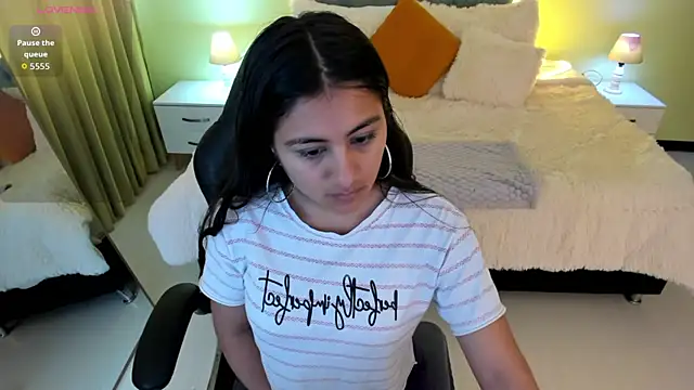Snapshot of Camille_Olsen_ chatting on October 20, 2025, 11:55 am Camille Olsen online show from October 20, 2025, 11:55 am