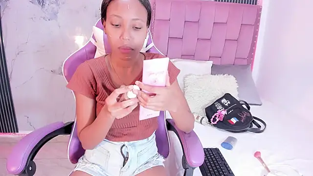 Mia Duarte1 online show from October 3, 2025, 7:26 pm