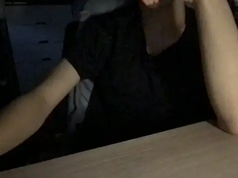 milkis024680 online show from September 22, 2025, 4:35 pm