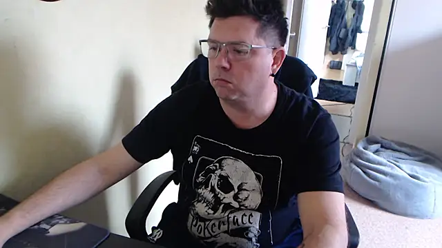 blueandwhite1 online show from March 12, 2025, 11:21 am