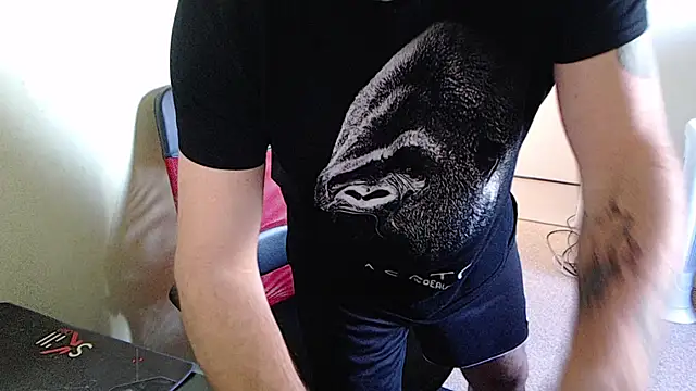 blueandwhite1 online show from October 7, 2025, 2:18 pm